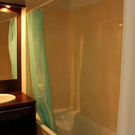 Les Blanches Provencales Bed & Breakfast